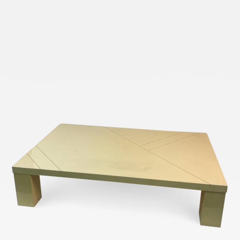 Paolo Gucci MODERN CREAM LACQUER AND BRASS INLAY COFFEE TABLE BY PAOLO GUCCI
