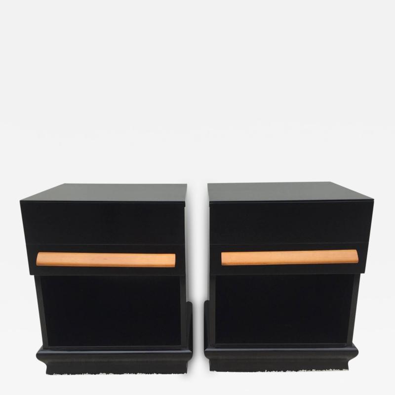 Paul L szl Pair of Elegant Nightstands or End Tables