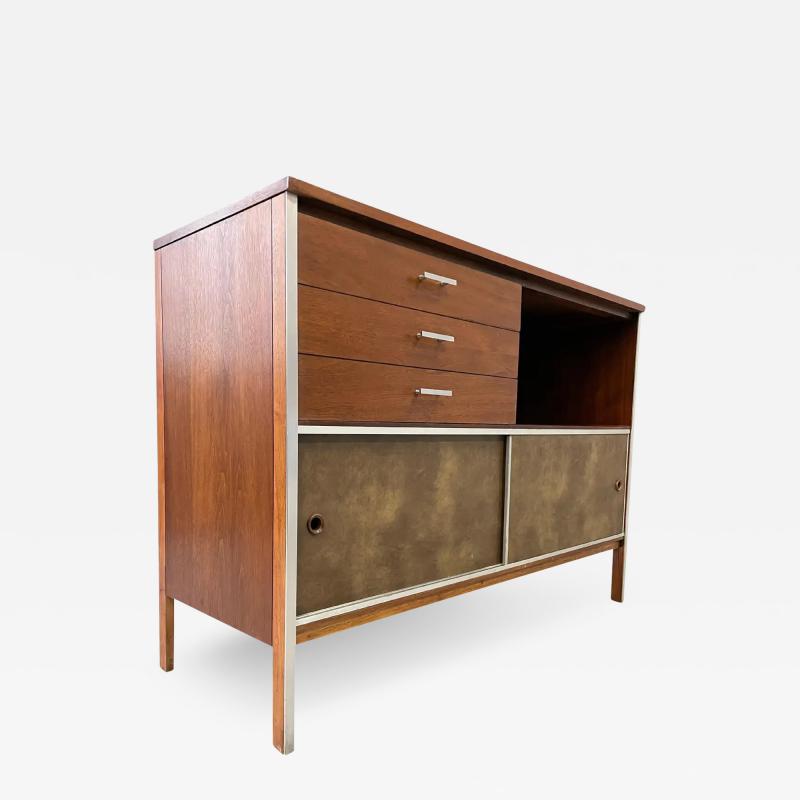 Paul McCobb Paul McCobb Credenza for Calvin Furniture With 3 Drawers and 2 Sliding Doors