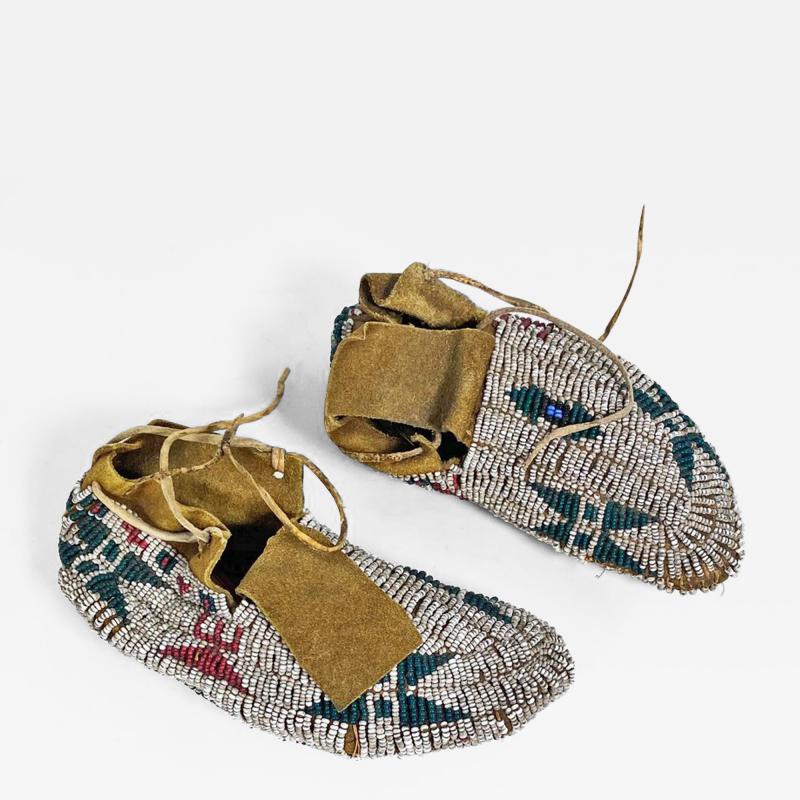 Plains vintage childs moccasins