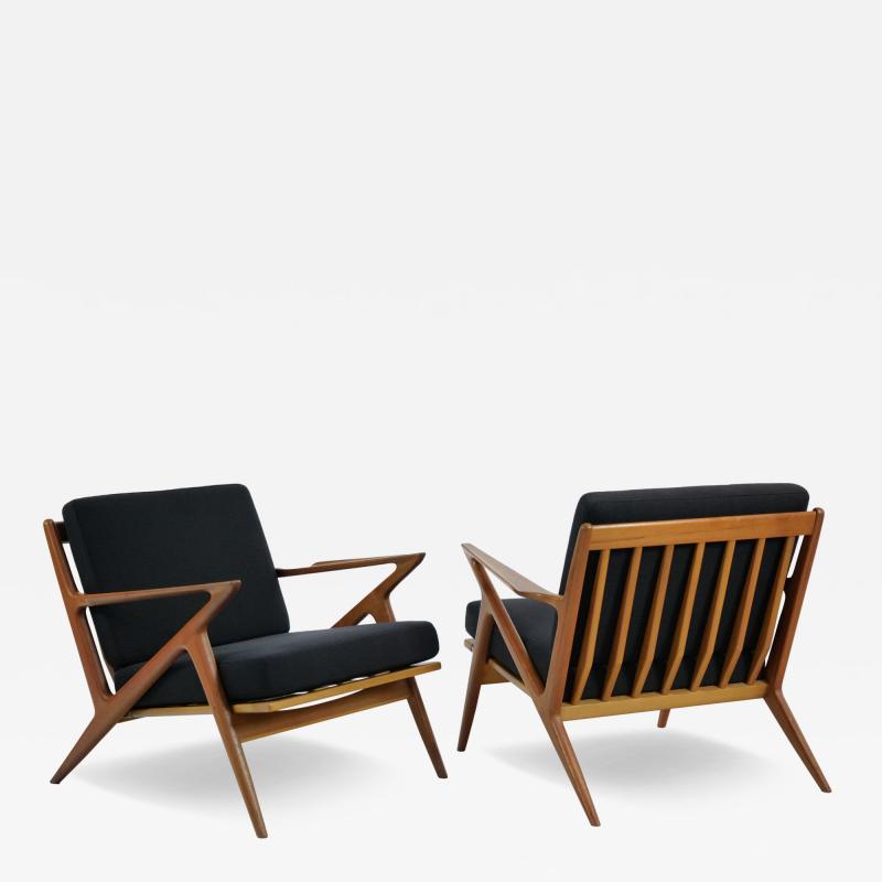 Poul Jensen Pair of Scandinavian Modern Z Lounge Chairs Designed by Poul Jensen