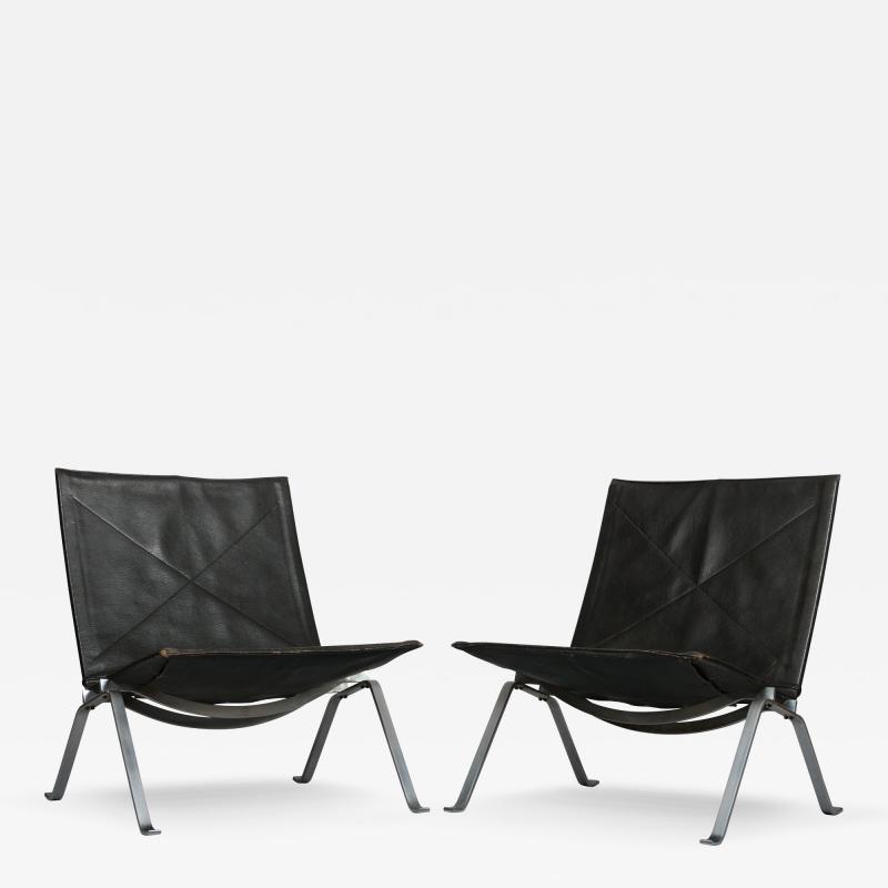 Poul Kj rholm Kjaerholm Poul Kjaerholm PK22 black leather lounge chairs for Fritz Hansen