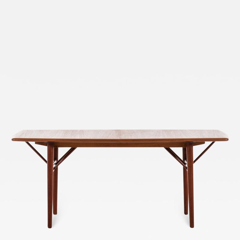 Povl Dinesen Dining Table Model PD 700 Produced by Povl Dinesen