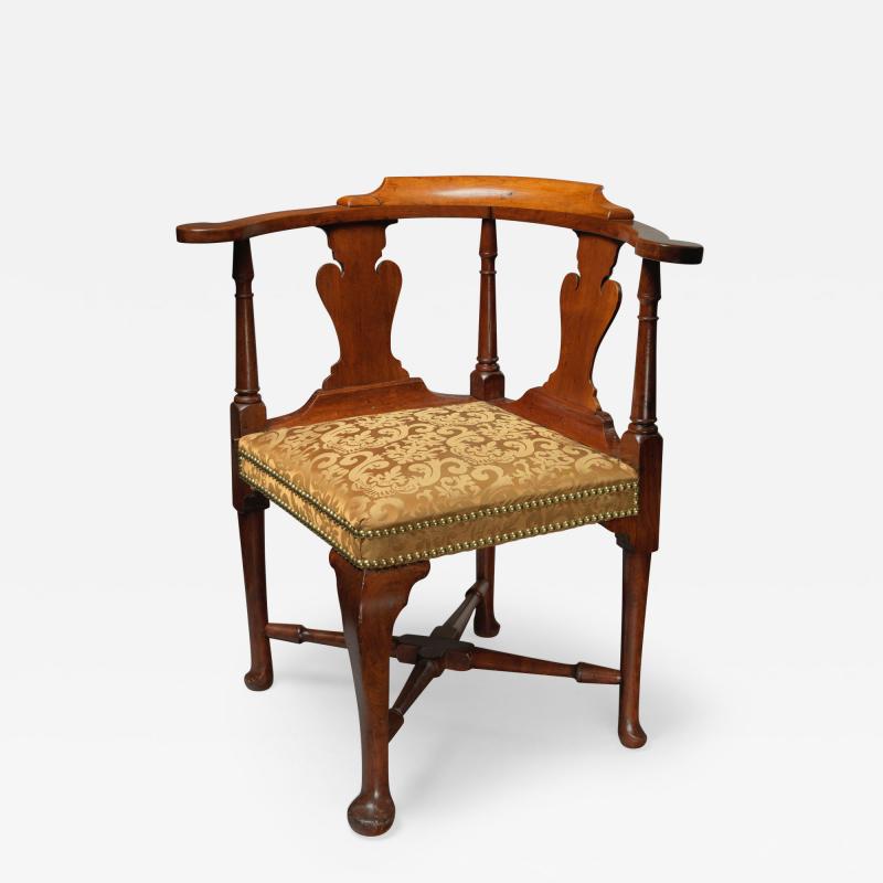 QUEEN ANNE PAD FOOT CORNER CHAIR