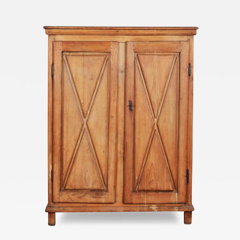 Quebecois Armoire