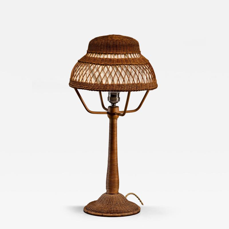 Rattan table lamp