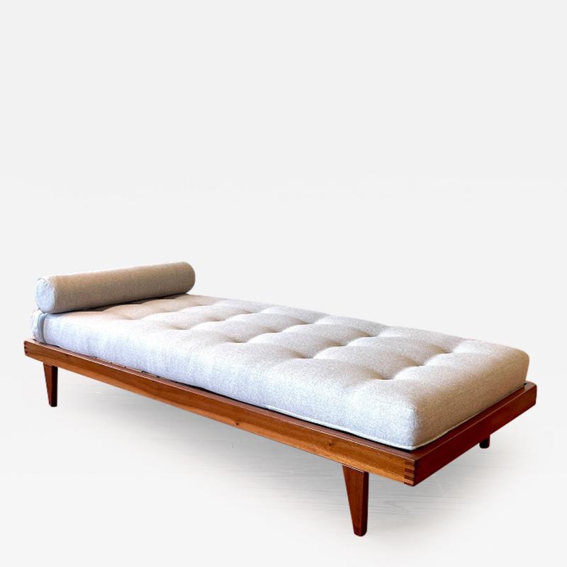 Ren Gabriel RENE GABRIEL DAYBED