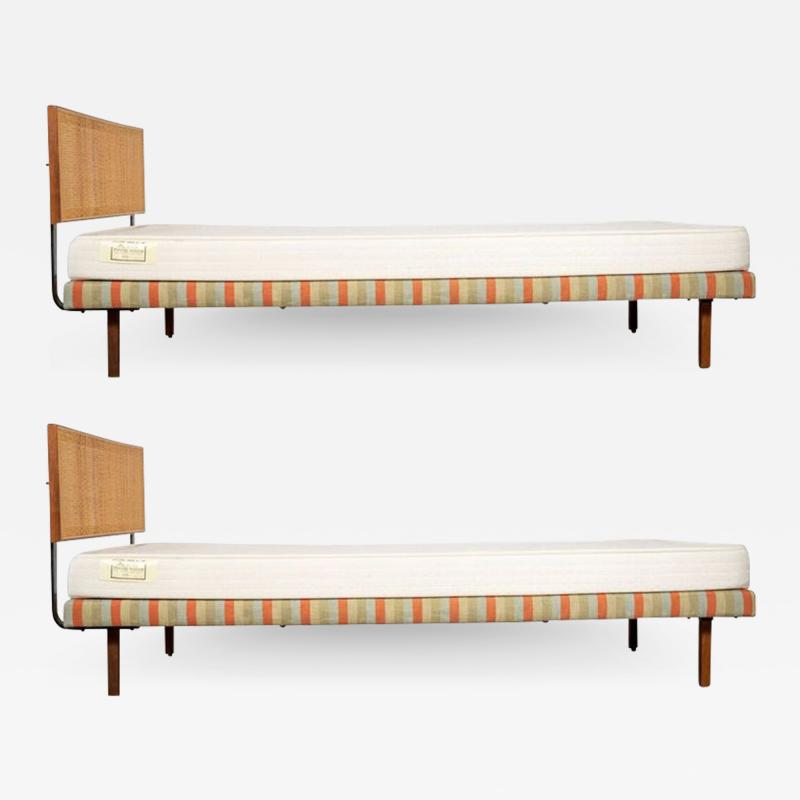 Richard Schultz Richard Schultz Pair of Single Beds for Knoll Will Also Serve as a King Bed