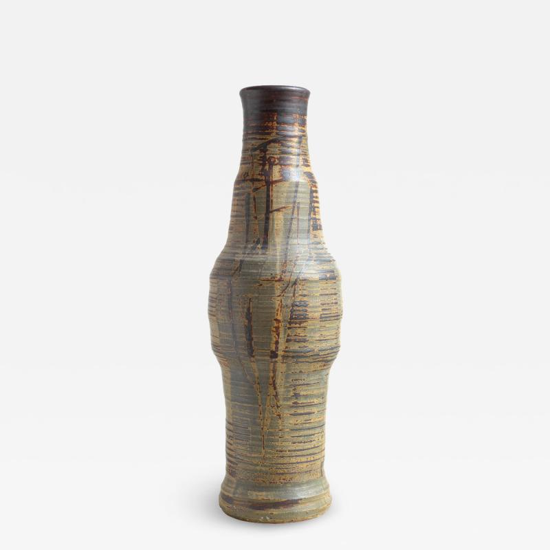 Robert Johnson Washington ROBERT JOHNSON WASHINGTON STUDIO VASE WITH FIGURES UNITED KINGDOM 1966 