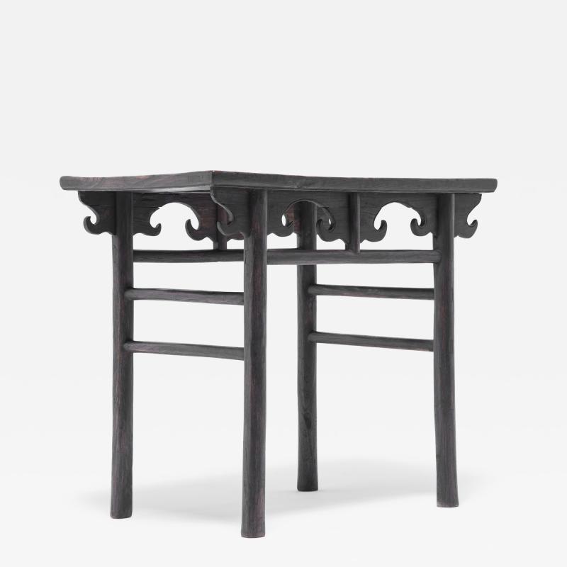 Round Leg Wine Table