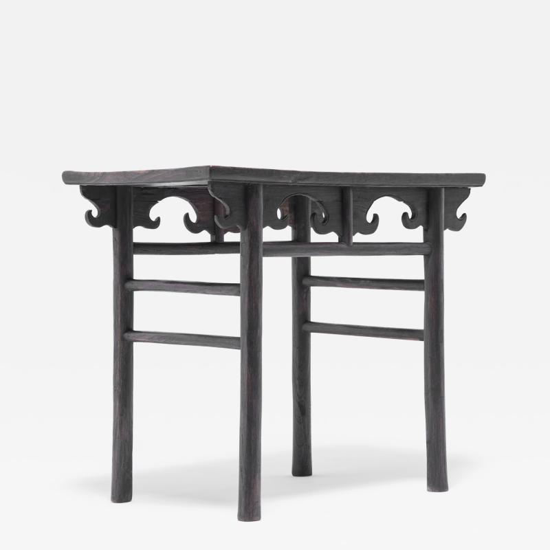 Round Leg Wine Table