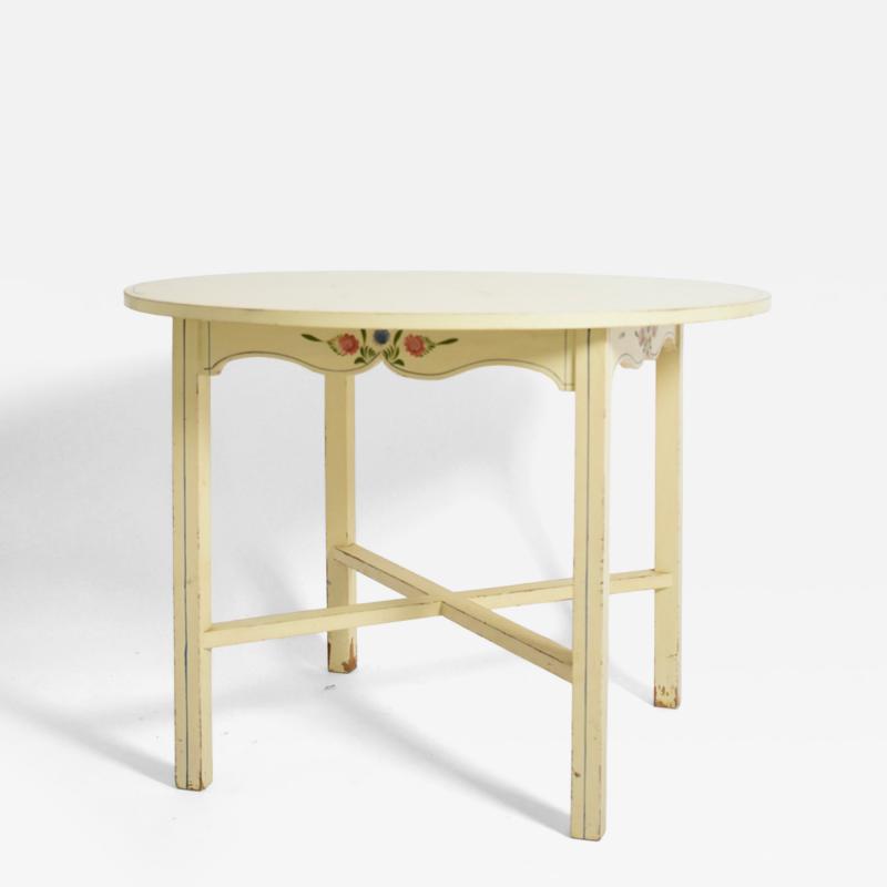 Round white table from Alentejo 1970s