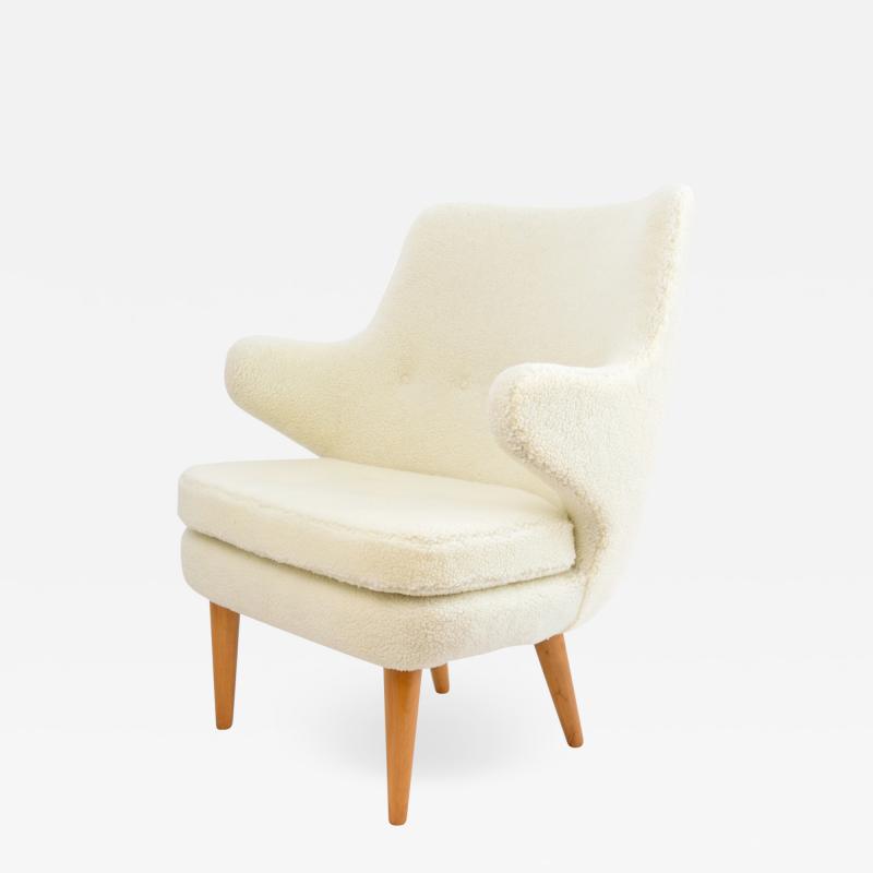 SCANDINAVIAN MODERN FAUX SHEEP SKIN ARMCHAIR 