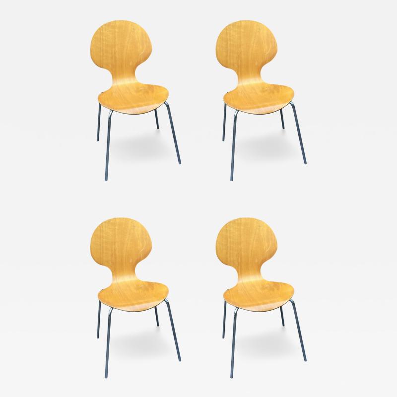 SUITE OF FOUR DANISH MODERN BENT PLYWOOD DINING STACKING CHAIRS