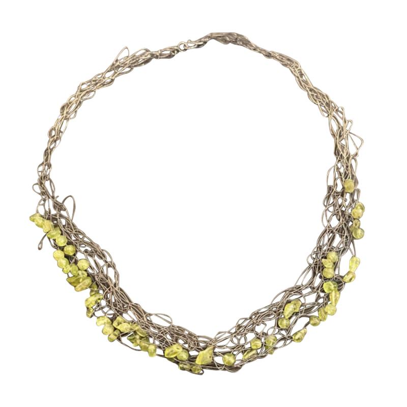 SUSAN FREDA Spun necklace with peridot 24 