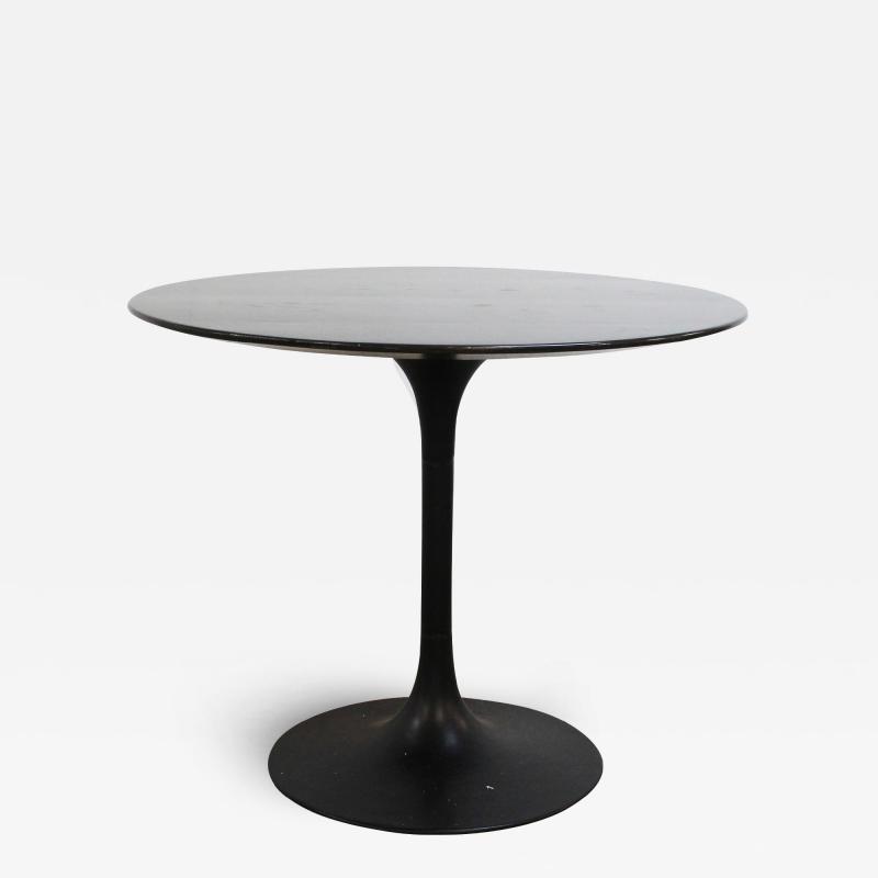 Saarinen Style Table