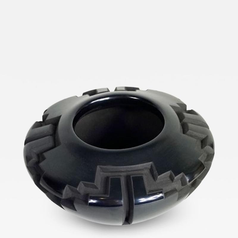 Santa Clara jar by Effie Garcia