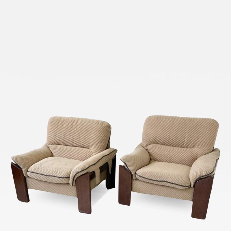 Sapporo Mobil Girgi Mid Century Modern Pair of Armchairs by Sapporo For Mobil Girgi 1970s