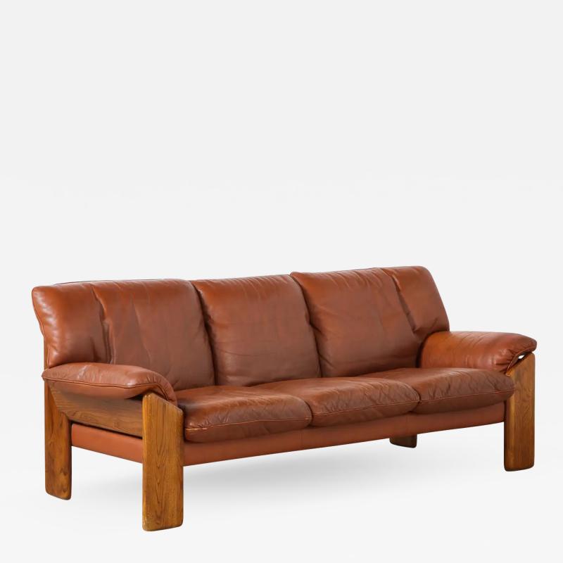 Sapporo Mobil Girgi Mobil Girgi Walnut and Leather Sofa Italy 1970s