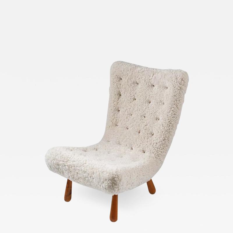 Scandinavian Mid Century Lounge Chair in Sheepskin