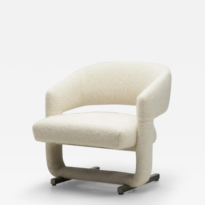 Sculptural Accent Chair with Metal Legs Europe ca 1960s