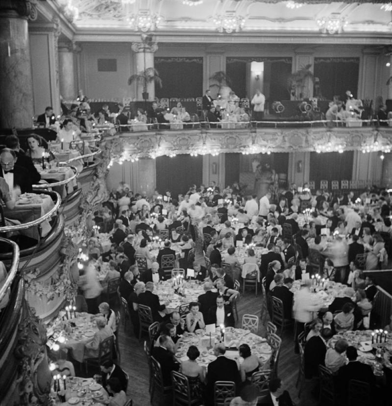 Slim Aarons Luxury Dining
