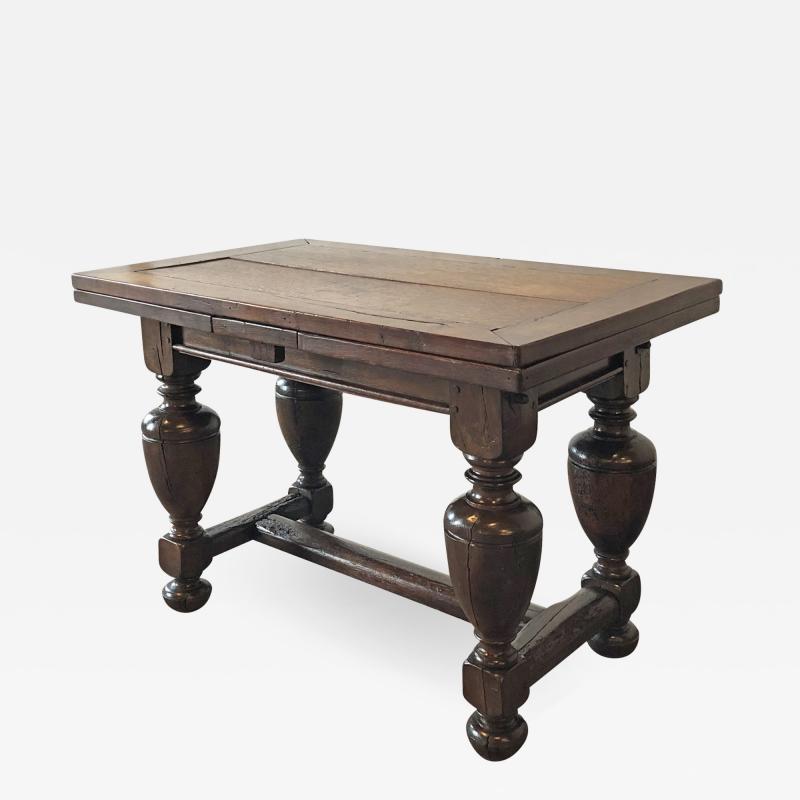 Small Dutch Baroque 17th Century Oak Draw leaf Center table