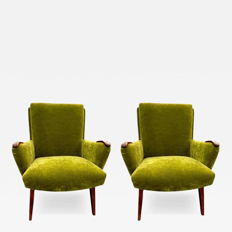 Stylish Pair of Olive Green Italian Mid Century Modern Lounge Chairs 1950s
