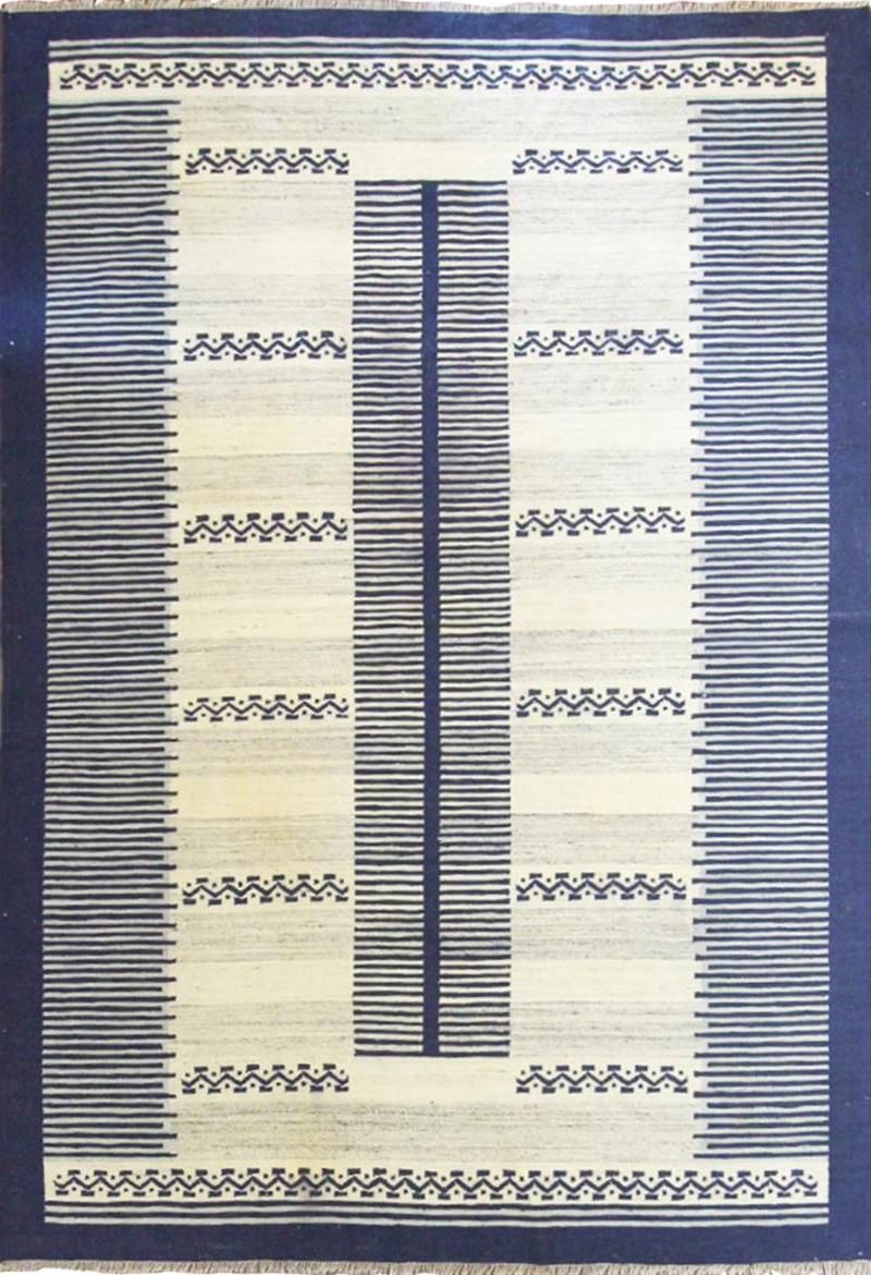 Swedish Flat Weave Carpet 20th Century 67 x 910 