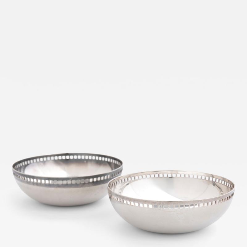 Swid Powell Pair of Richard Meier for Swid Powell Silver Plate Post Modern Bowls