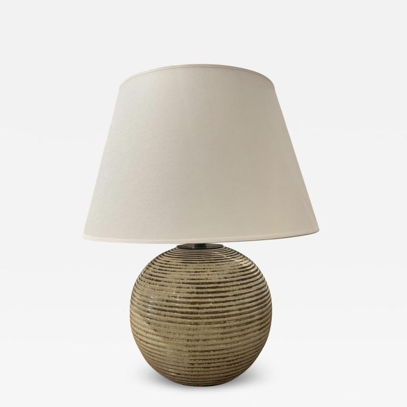 TEXTURED CERAMIC LAMP