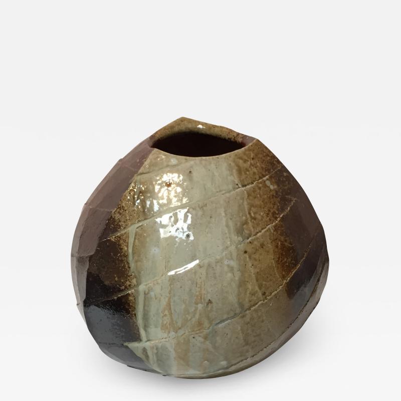 Tadashi Nishihata Large rounded triangular Tamba vessel by Nishihata Tadashi