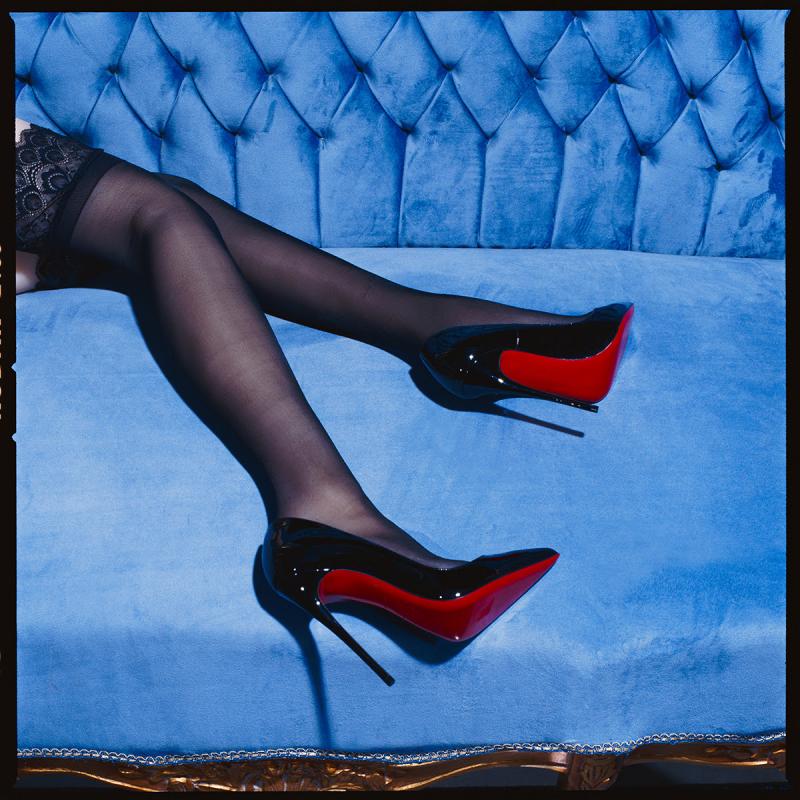 Tyler Shields Legs in the Gold Room