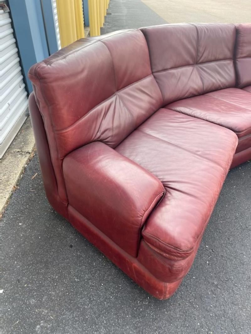 UNUSUAL MODERNIST ANGULAR LEATHER SECTIONAL SOFA