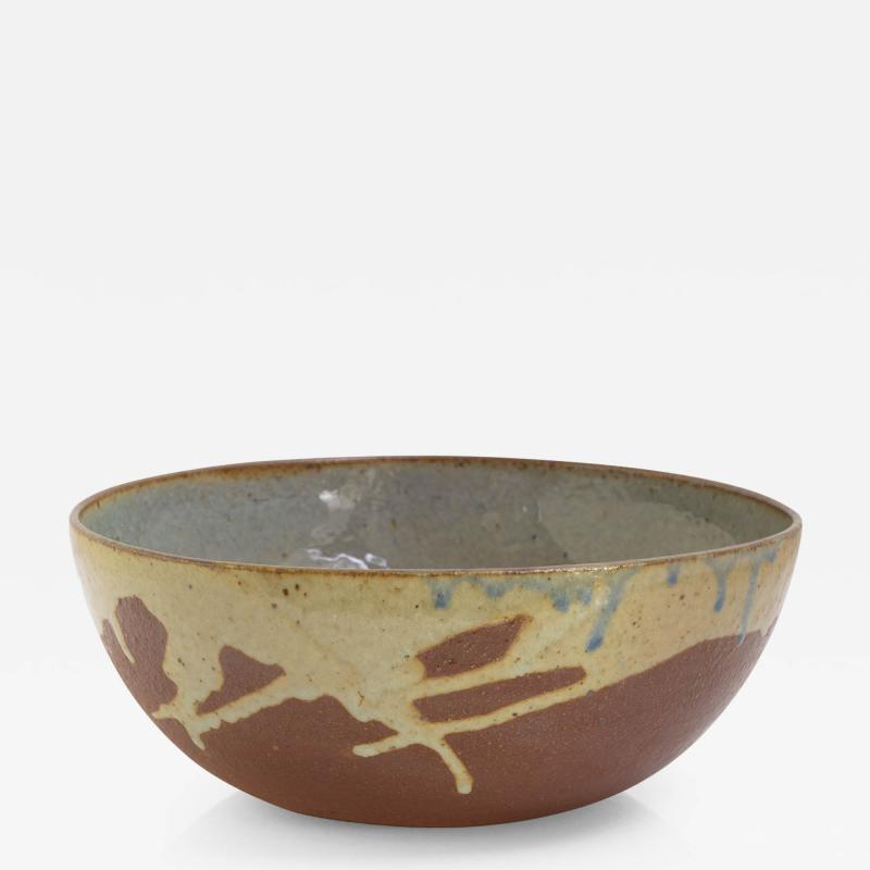 Ulla and Gustav Kraitz ULLA GUSTAV KRAITZ HAND THROWN AND GLAZED CERAMIC BOWL Sweden 1976