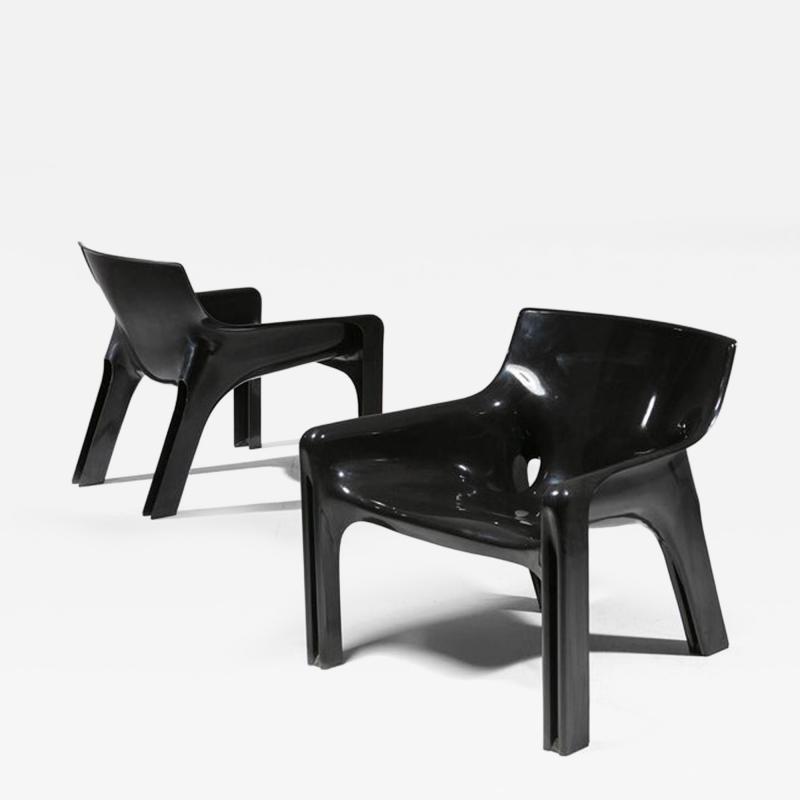 Vico Magistretti Pair of Vicario Chairs and Arcadia Table by Vico Magistretti for Artemide