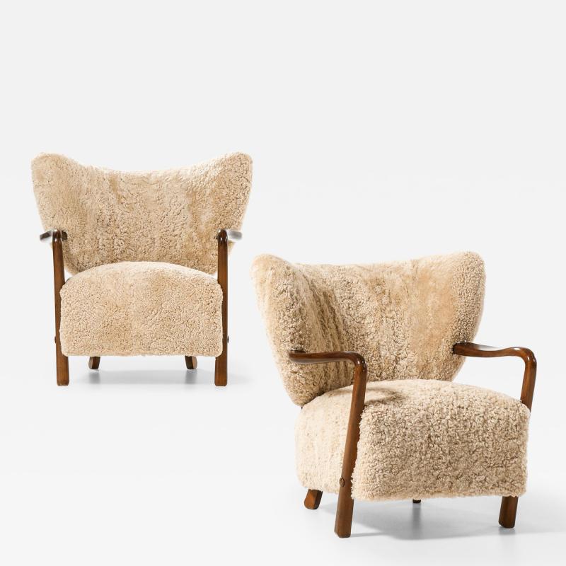 Viggo Boesen Set of 2 Easy Chairs in Beech and Sheepskin by Viggo Boesen 1930s