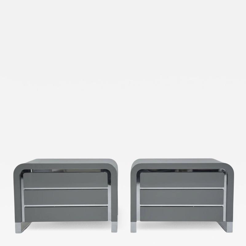 Vladimir Kagan Pair of Vladimir Kagan Nightstands