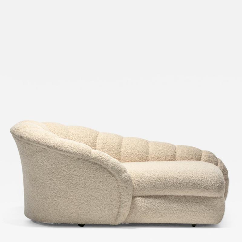 Vladimir Kagan Vladimir Kagan Post Modern Scallop Chaise Lounge in Soft Ivory White Boucl 