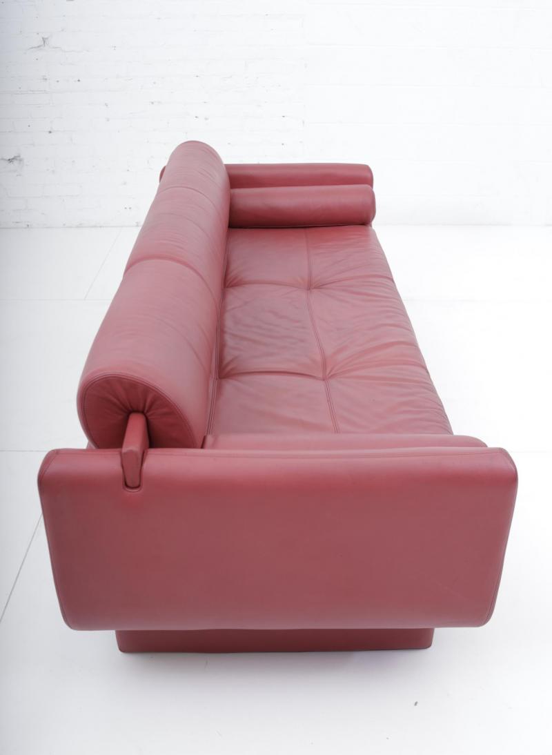 Vladimir Kagan - Vladimir Kagan Red Leather “Matinee” Sofa Daybed