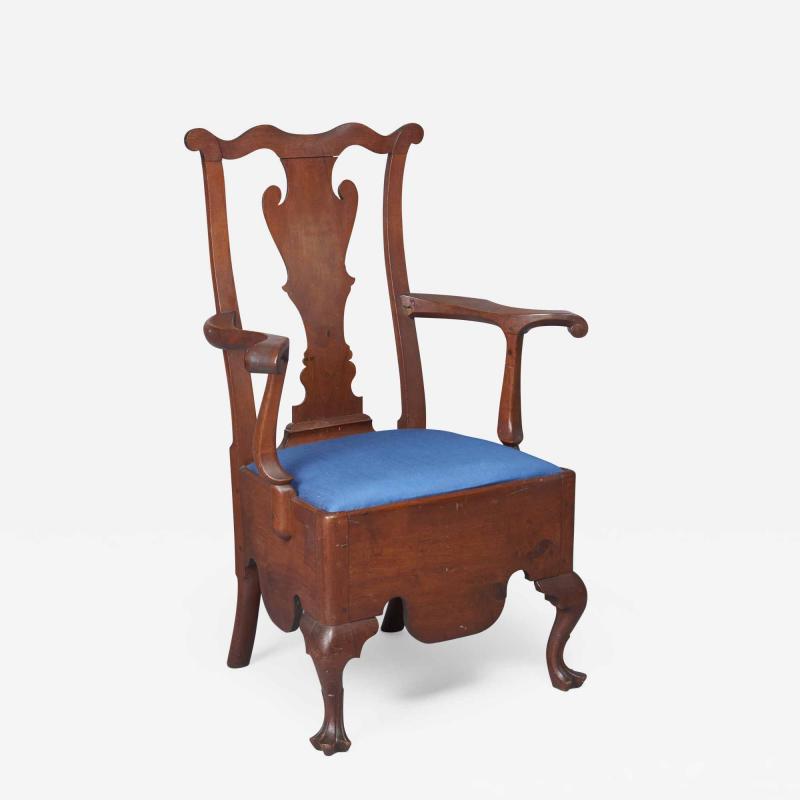 Walnut Queen Anne Potty Chair