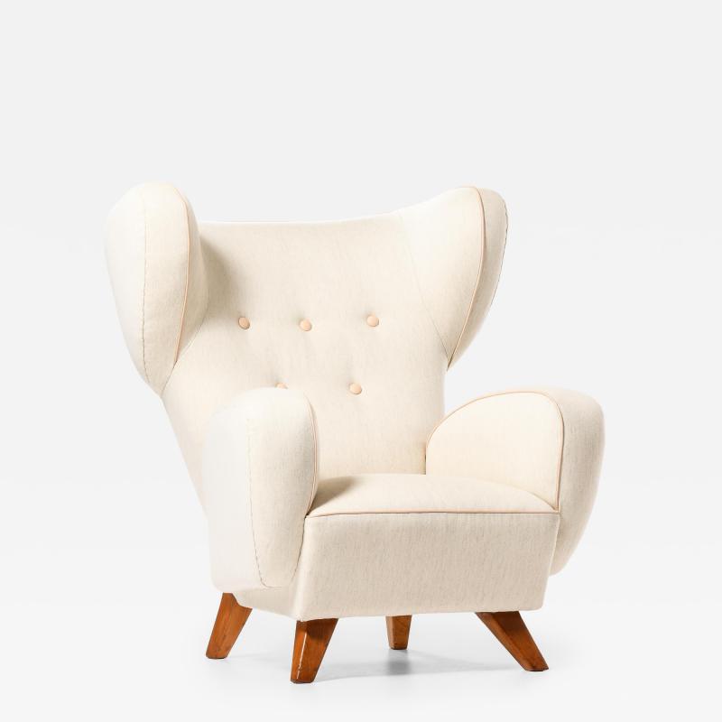 Wingback Easy Chair in Elm and Fabric 1940s