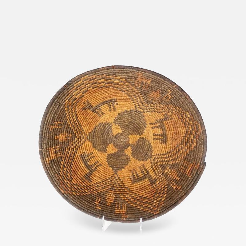 Yavapai or possiblly Western Apache figural tray