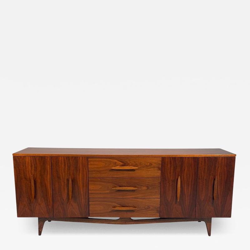 Young Manufacturing Standard Dreser Walnut USA 1960s