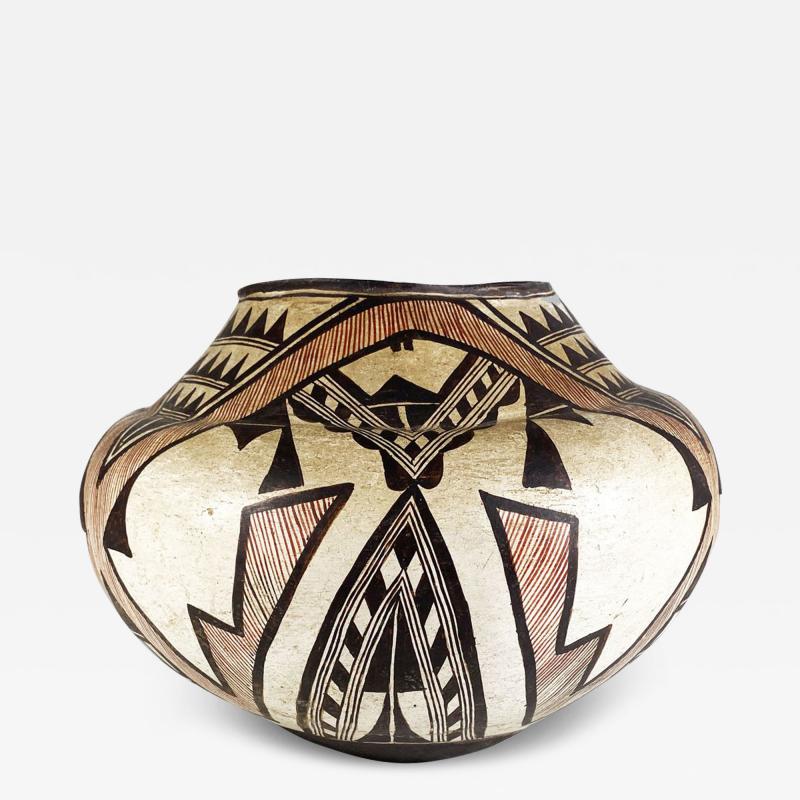 Zuni polychrome jar with geometric design