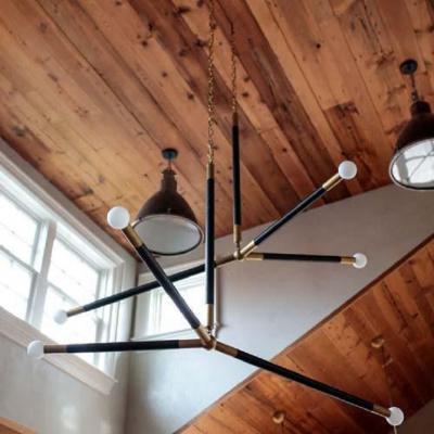  APPARATUS ARROW LARGE IN AGED BRASS WITH BLACK CALFSKIN