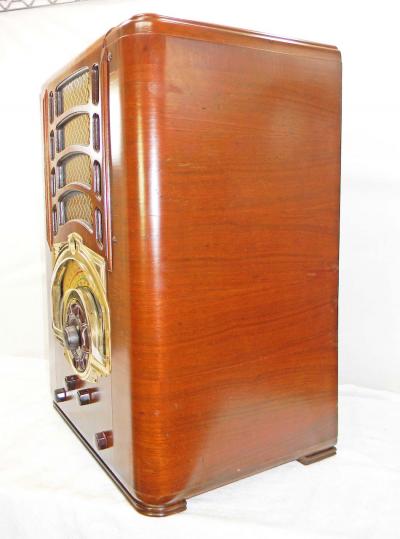  American Bosch American Bosch model 854T 1939 The Largest Tombstone Radio