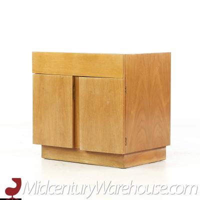  American of Martinsville American of Martinsville Mid Century Nightstand