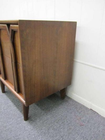  American of Martinsville Lovely Pair Lattice Front Walnut Night Stands Mid century Modern