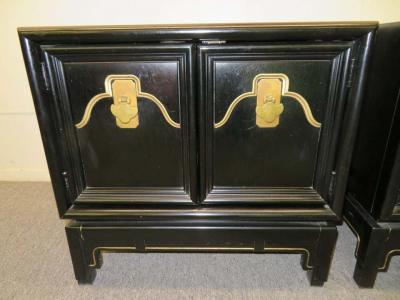  American of Martinsville Pair of Chinoiserie Style Asian Modern Lacquered Nightstands Mid Century